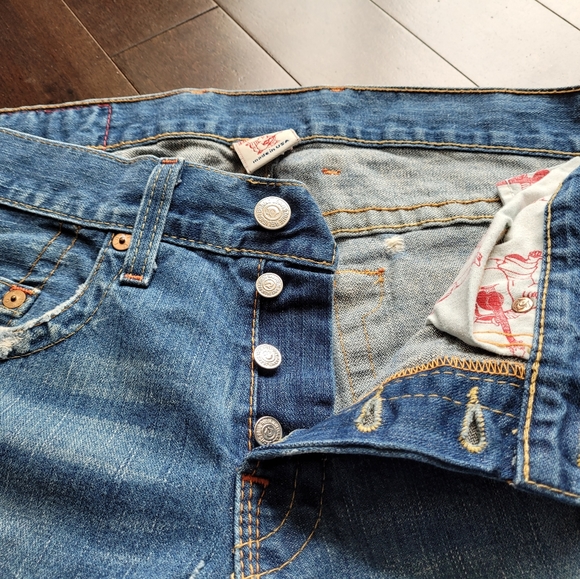 Men's True Religion distressed jeans - Picture 2 of 6